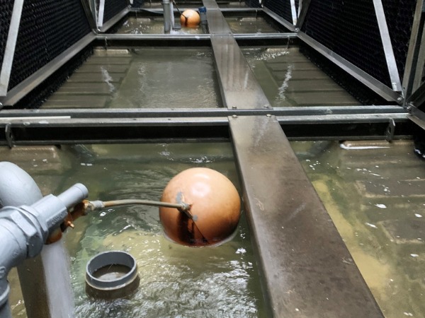 Lưu lượng nước không đủ cho quá trình trao đổi nhiệt gây lỗi cho tháp