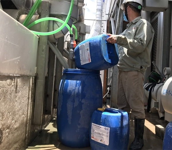 Hóa chất Maxtreat 2730 xử lý nước tháp giải nhiệt công nghiệp