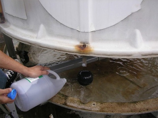 Hóa chất Molybdat xử lý ăn mòn hệ thống nước tuần hoàn