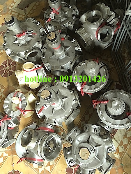 thap-giai-nhiet-nuoc-tashin-dau-phun